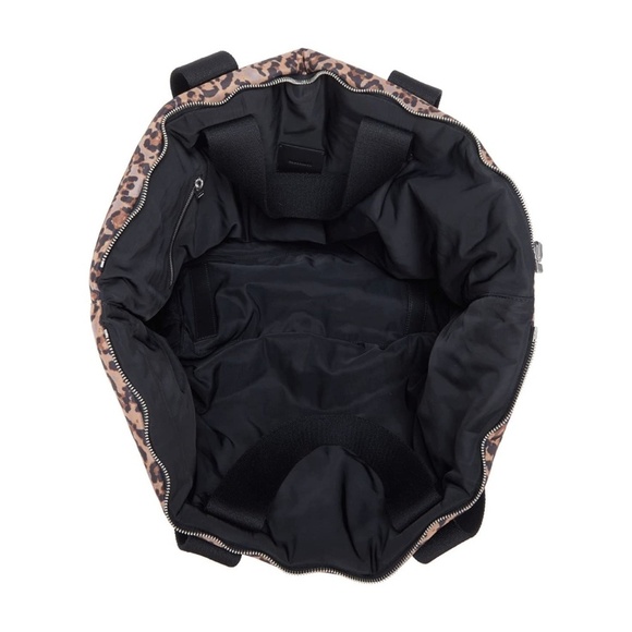 NWT AllSaints Sly East/West Reversible Large Tote in Halftone Mauve Leop… - Picture 4 of 6